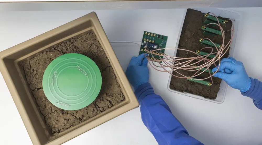 النظام المبتكر يوفّر بيانات لحظية وواسعة النطاق حول حالة التربة (جامعة بيردو)