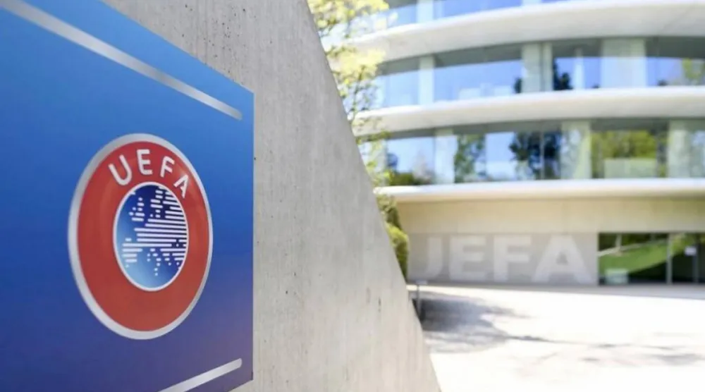 أعلن الاتحاد الأوروبي لكرة القدم أنه يراجع التقارير الرسمية الخاصة بمباراة بنفيكا وريال مدريد (يويفا)