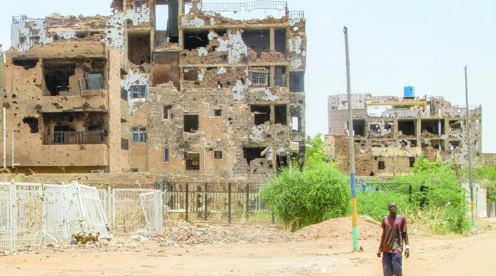 حرب السودان الدائرة منذ منتصف أبريل 2023 تسببت في دمار كبير للبلاد (أ.ف.ب)