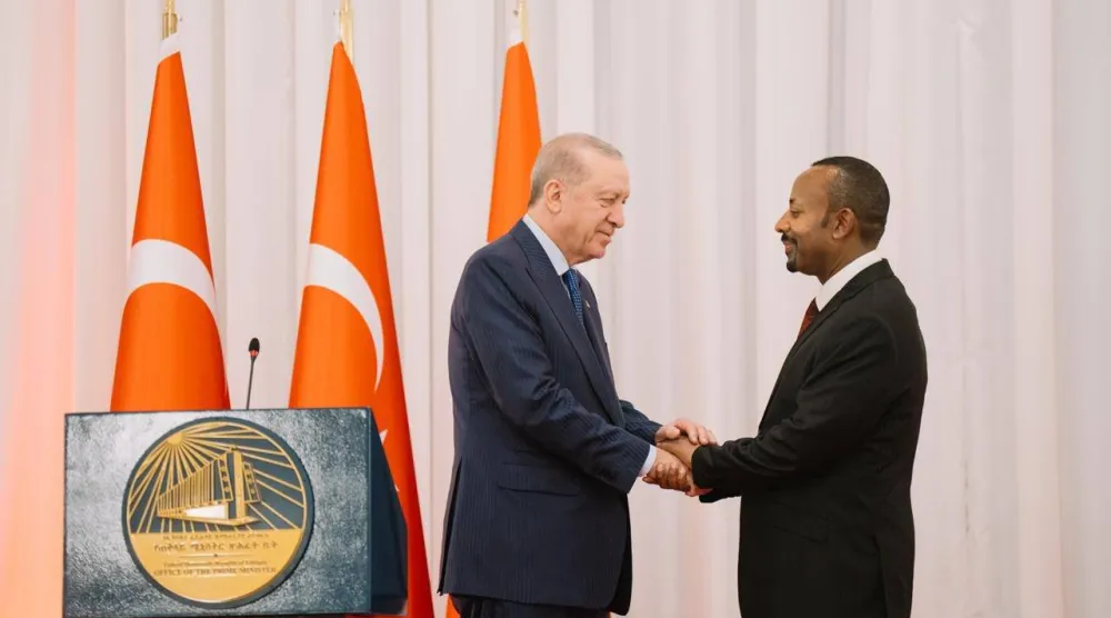 الرئيس التركي خلال مؤتمر صحافي مع رئيس الوزراء الإثيوبي في أديس أبابا (وكالة الأنباء الإثيوبية)