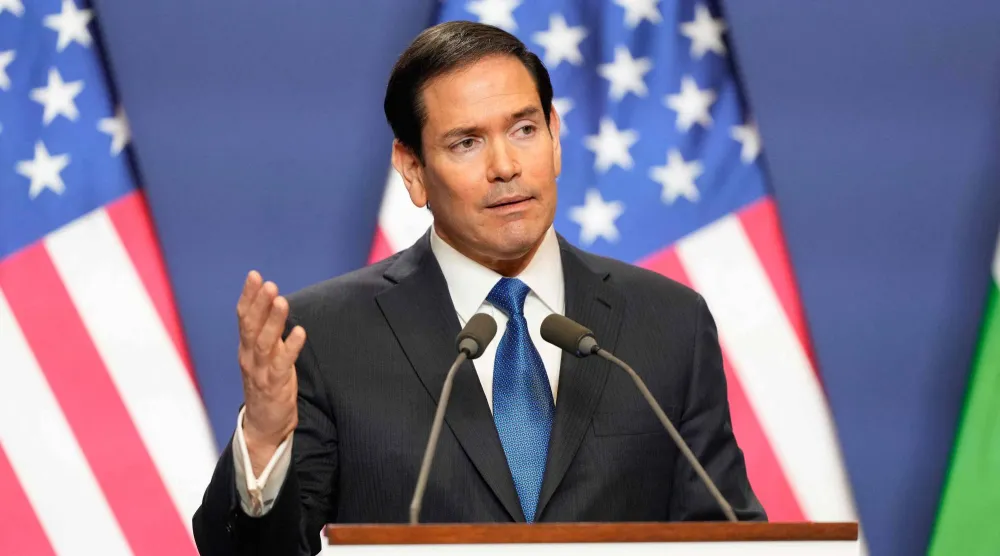 وزير الخارجية الأميركي ماركو روبيو خلال مؤتمر صحافي مشترك في بودابست المجر 16 فبراير 2026 (أ.ف.ب)