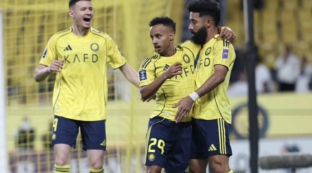 غريب محتفلاً بالهدف (تصوير: عبد العزيز النومان)