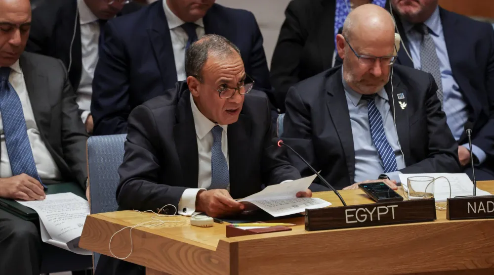 عبد العاطي خلال جلسة مجلس الأمن حول الشرق الأوسط بمقر الأمم المتحدة في نيويورك أمس (رويترز)