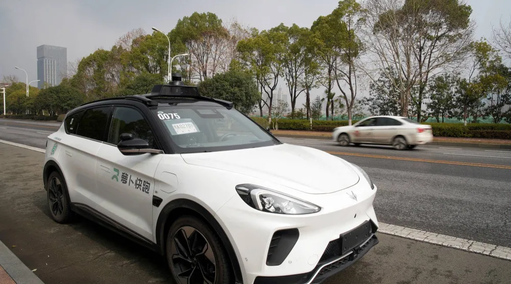 التكنولوجيا تتقدّم لكنَّ انتباه الإنسان ليس آلة (رويترز)