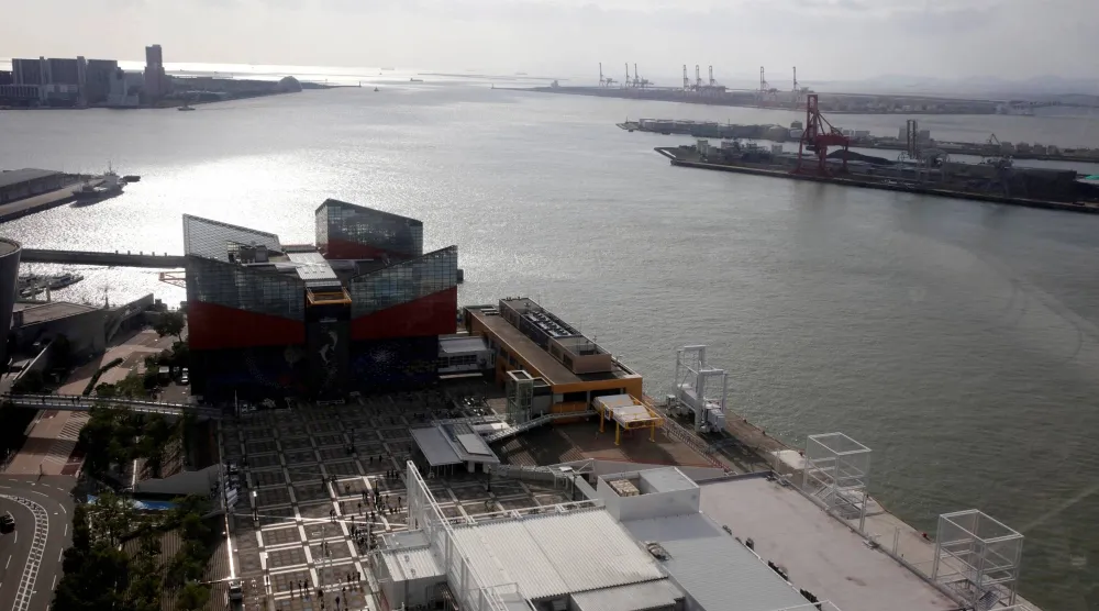 FILE PHOTO: Factories line the port of Osaka, western Japan October 23, 2017. REUTERS/Thomas White/File Photo