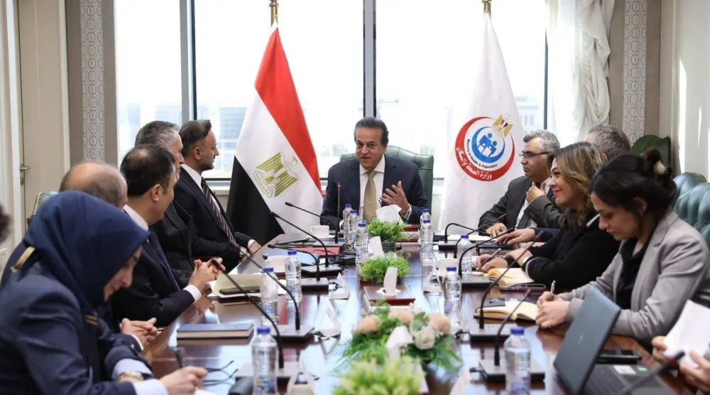 وزير الصحة المصري خالد عبد الغفار يناقش إجراءات تنفيذ مشروع المدينة الطبية مع وفد من إحدى الشركات التركية (وزارة الصحة المصرية)