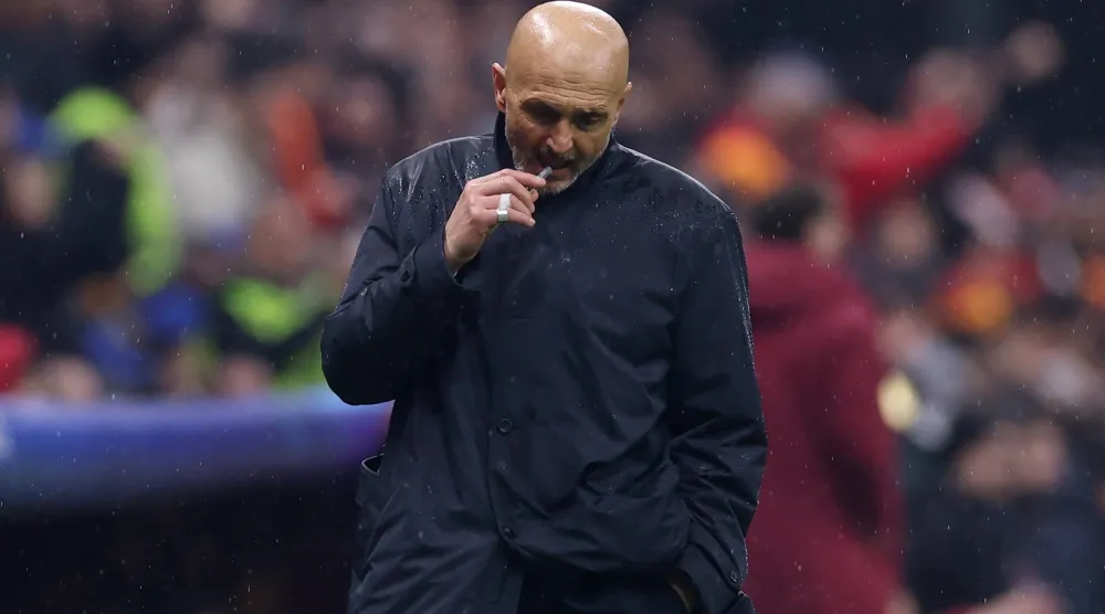 سباليتي غير موقفه تجاه لاعبيه بعد الخسارة (رويترز)