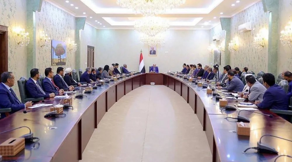 Zindani government holds first meeting after ministers return to Aden (Saba News Agency)