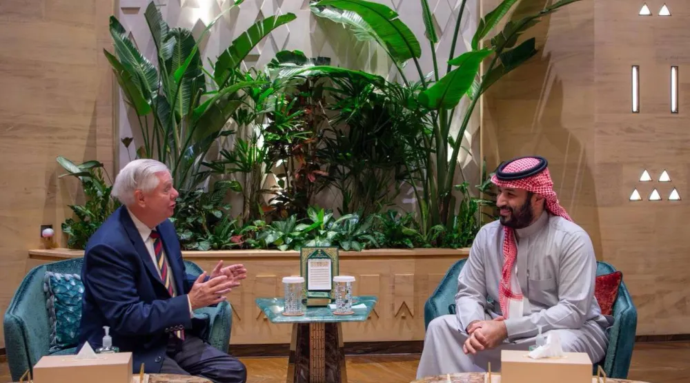 ولي العهد السعودي الأمير محمد بن سلمان لدى اجتماعه مع السيناتور الأميركي ليندسي غراهام في الرياض الخميس (واس)