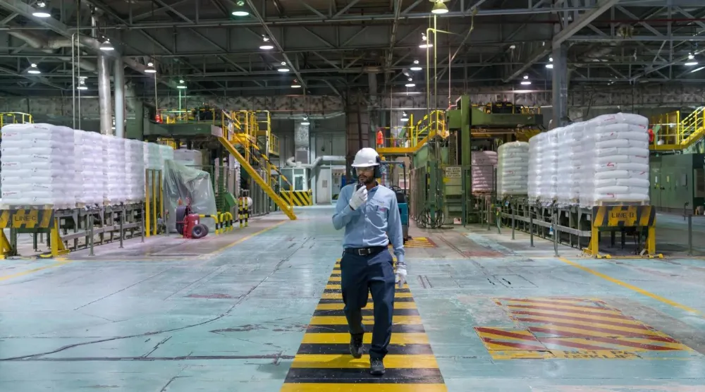 السعودية تسعى لتعزيز المنفعة من المواد الخام ونقلها إلى مراحل متقدمة من الإنتاج (واس)