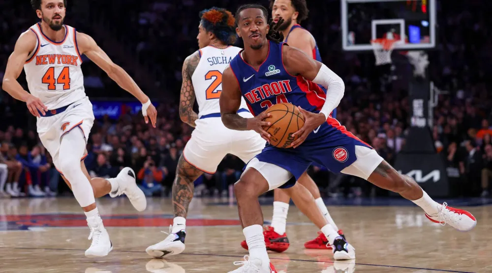 بيستونز جدد فوزه على نيكس في الموسم الاعتيادي (أ.ف.ب)