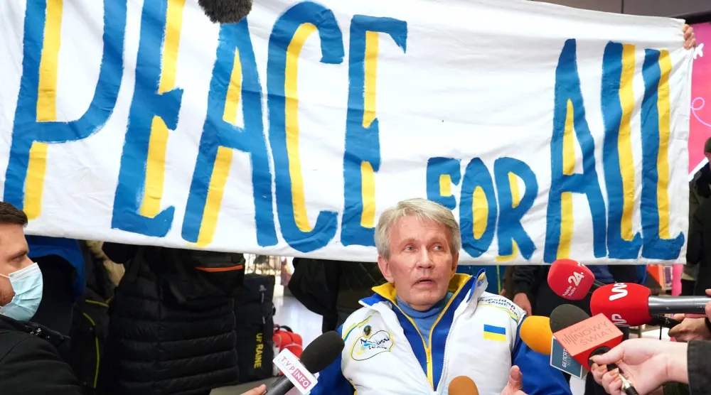 فاليري سوشكيفيتش قال إن البارالمبية منحت الفرصة لرفع العلم نفسه الملطّخ بالدم الأوكراني (أ.ف.ب)