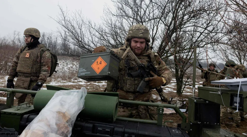 جنود أوكرانيون في موقع لم يحدَّد بمنطقة زابوريجيا الأوكرانية يوم 30 يناير 2026 (أ.ف.ب)