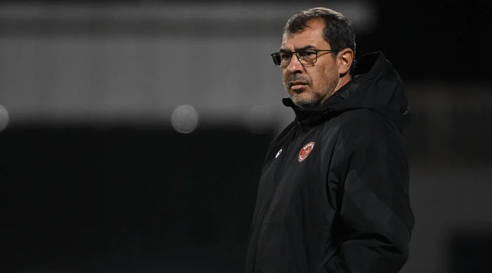 البرازيلي فابيو كاريلي المدير الفني لضمك (تصوير: علي خمج)