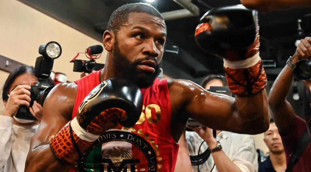 الملاكم الأميركي فلويد مايويذر (أ.ف.ب)