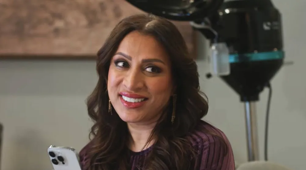 فاطمة الشريف في مشهد من المسلسل (شاهد)