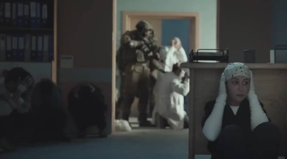 مسلسل «صحاب الأرض» يرصد اعتداء الجيش الإسرائيلي على الأطباء في غزة (الشركة المتحدة)