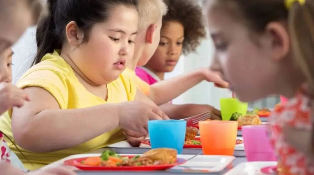 إفراط الأطفال في استهلاك السكر يرتبط بقائمة مقلقة من المشكلات الصحية طويلة الأمد (جامعة موناش)