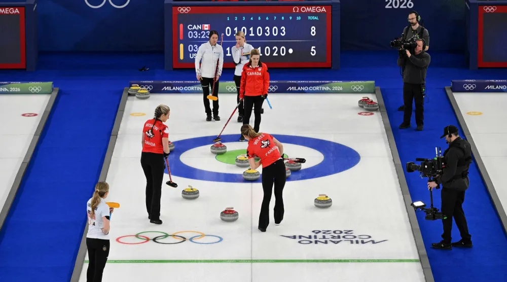 كندا هزمت أميركا وانتزعت برونزية كيرلنغ السيدات (أ.ف.ب)