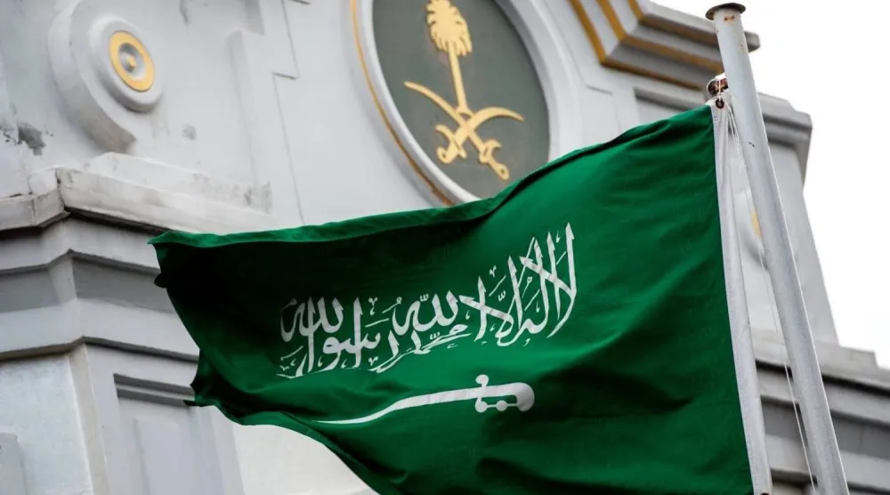 جددت السعودية في هذا الصدد موقفها الراسخ برفض كل ما من شأنه المساس بسيادة الدول وحدودها وسلامتها الإقليمية (الشرق الأوسط)