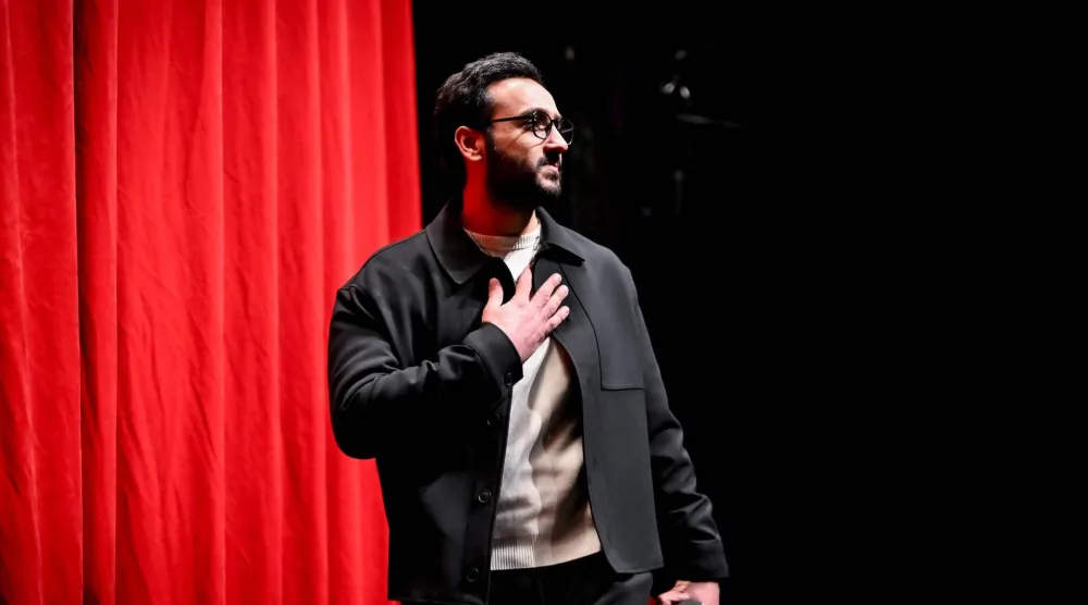 توفيق صابوني خلال عرض الفيلم في «مهرجان برلين» (إدارة المهرجان)