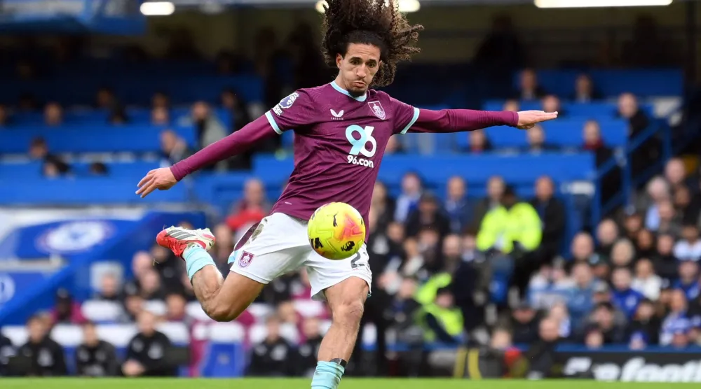 حنبعل المجبري لاعب وسط بيرنلي (رويترز)