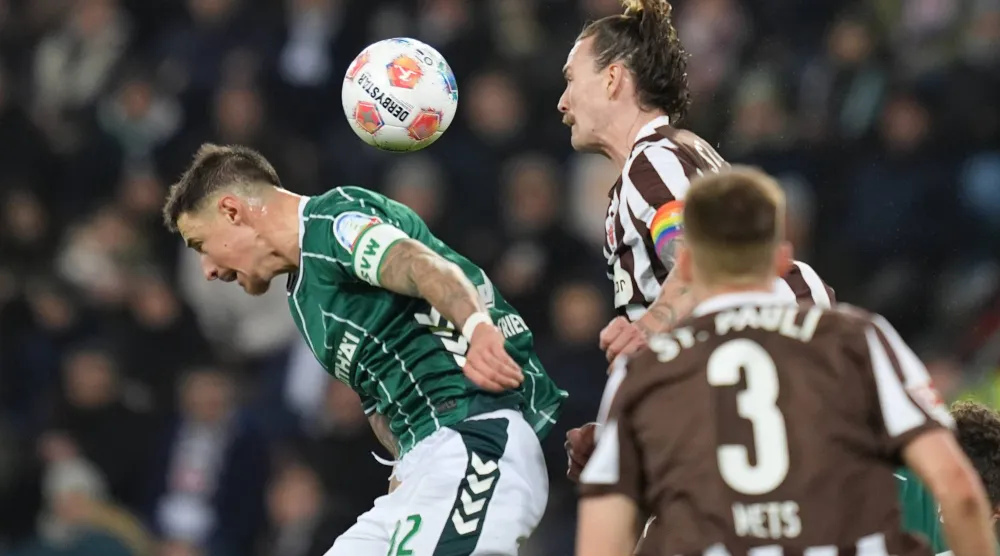 فيردر بريمن سقط أمام سانت باولي (أ.ب)