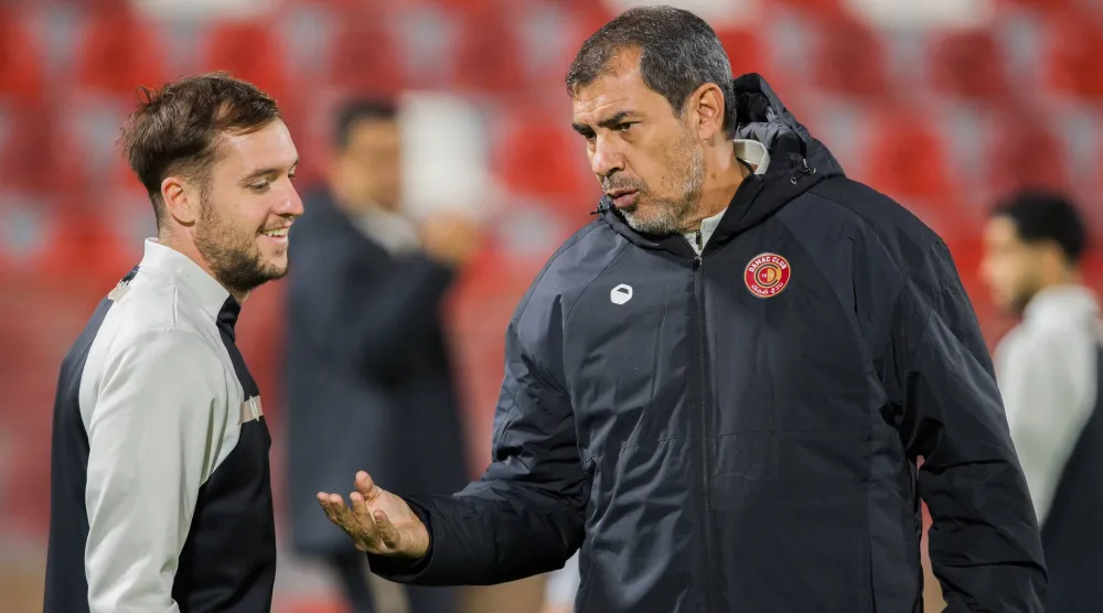 البرازيلي فابيو كاريلي قال إنه يفكر بالمجموعة التي يمتلكها دون النظر للغيابات (نادي ضمك) 