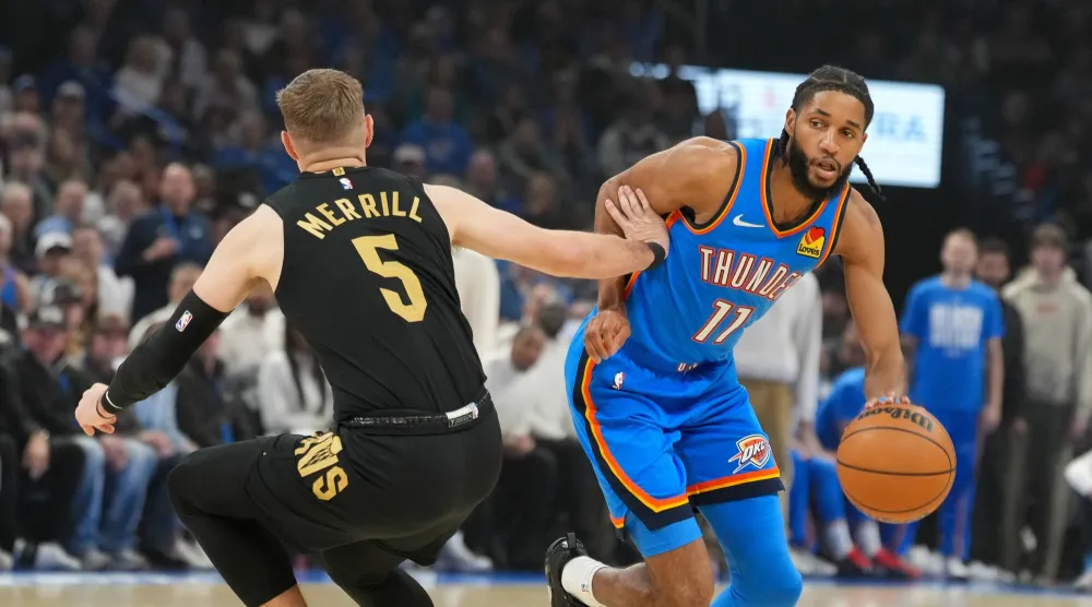 أسقط حامل اللقب «أوكلاهوما سيتي ثاندر» 21 ثلاثية في طريقه للفوز على ضيفه «كليفلاند كافالييرز» (أ.ب)