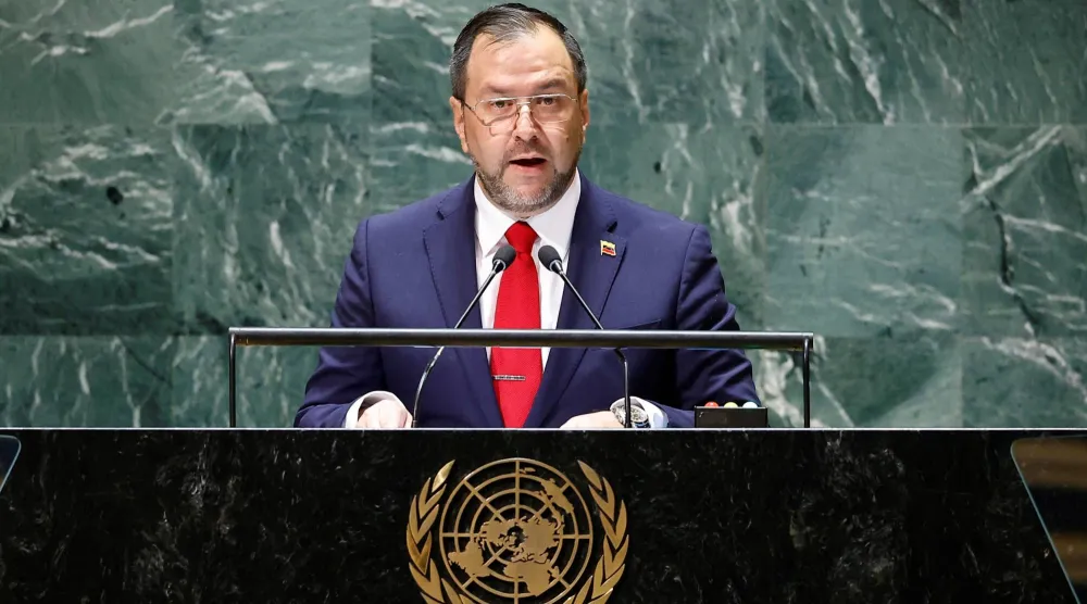 وزير خارجية فنزويلا إيفان جيل بينتو يلقي كلمة أمام الدورة الثامنة والسبعين للجمعية العامة للأمم المتحدة في مدينة نيويورك الولايات المتحدة 23 سبتمبر 2023 (رويترز)
