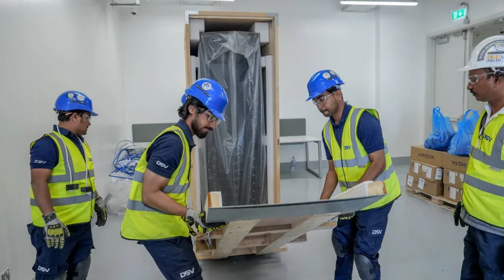 خلال تسليم وحدات الحوسبة الكاملة من «كوالكوم» إلى مركز البيانات الخاص بـ«هيوماين» (إكس)