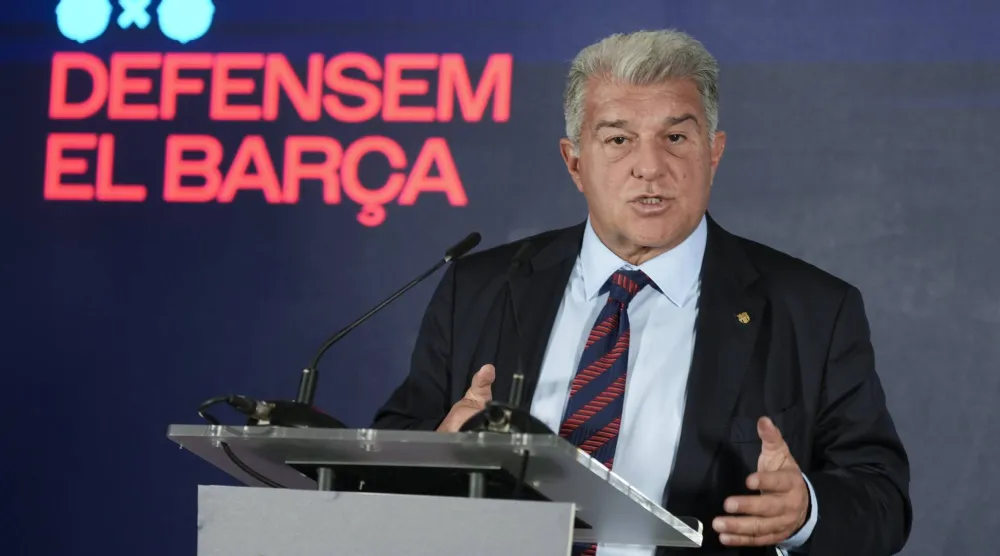 خوان لابورتا رئيس نادي برشلونة (إ.ب.أ)