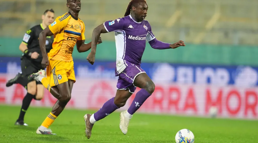 مويس كين قاد الفيولا لفوز ثمين على بيزا (إ.ب.أ)