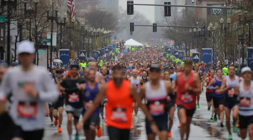 خلايا الدم الحمراء في عينات الرياضيين بعد خوض السباقات الشاقة كانت أقل مرونة (أرشيفية - رويترز)