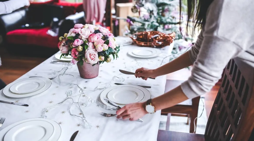 تناول العشاء مبكراً يساعد في الحفاظ على سلامة القلب (بيكساباي)