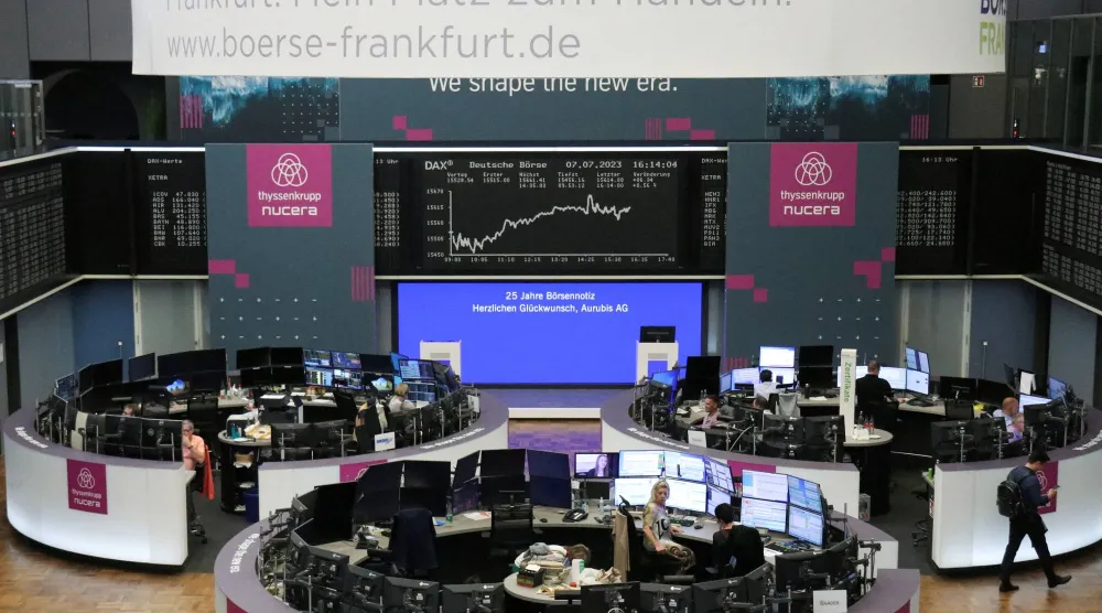 مخطط مؤشر الأسهم الألماني «داكس» في بورصة فرانكفورت (رويترز)