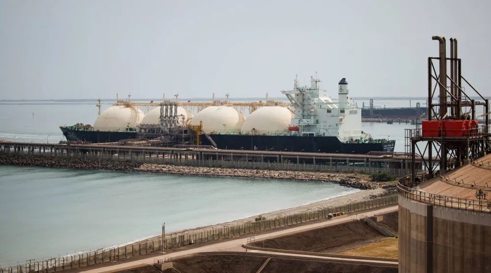 تسعى شركات الطاقة اليونانية إلى إبرام صفقات لتزويد وسط وجنوب أوروبا بالغاز الطبيعي المسال المنتج في أميركا (أ.ف.ب)