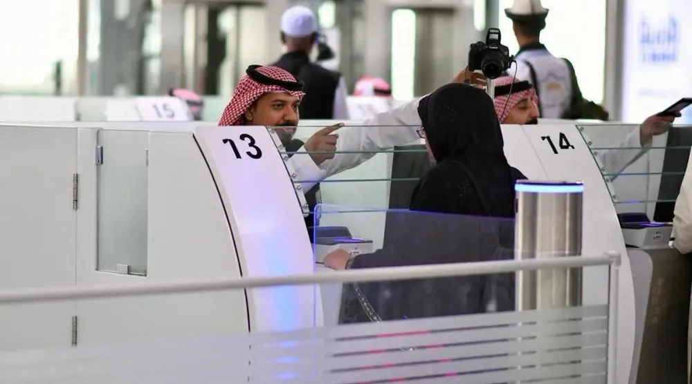 فن التعامل وسرعة الإنجاز من أبرز خصائص منسوبي الجوازات (واس)