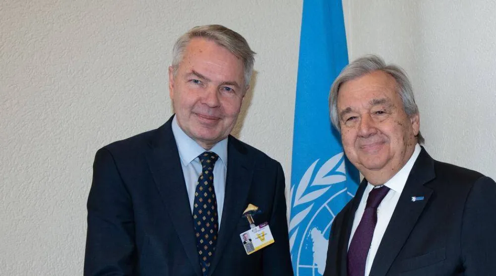 الأمين العام للأمم المتحدة أنطونيو غوتيريش ومبعوثه الشخصي إلى السودان بيكا هافيستو (إعلام الأمم المتحدة)