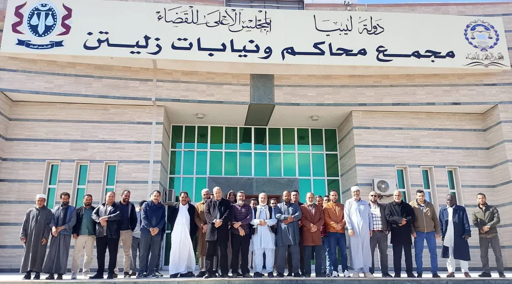 وقفة احتجاجية للموظفين في محاكم ونيابات زليتن بغرب ليبيا (نقابة العاملين بالهيئات القضائية)