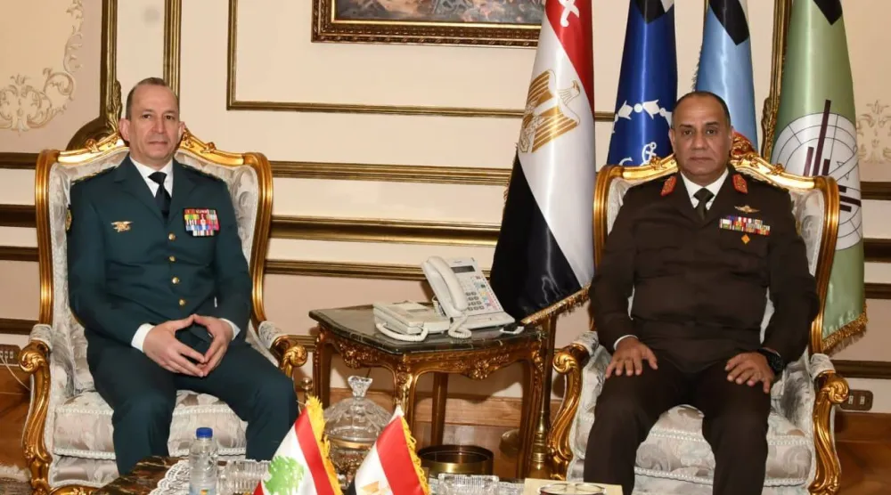 وزير الدفاع المصري يلتقي قائد الجيش اللبناني (المتحدث العسكري المصري)

