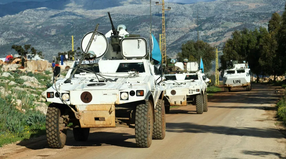 دورية لقوات «اليونيفيل» في منطقة الخيام بجنوب لبنان (أ.ف.ب)