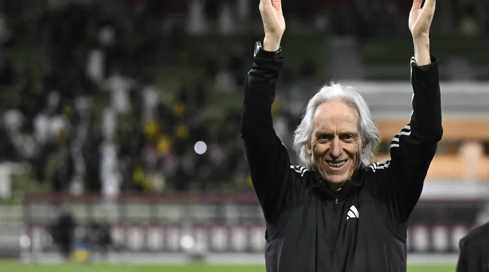 خورخي خيسوس مدرب النصر (تصوير: بشير صالح)