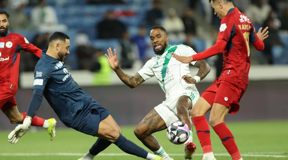 توني لاعب الأهلي خلال مشاركته في المباراة الأخيرة أمام ضمك (تصوير: عدنان مهدلي)