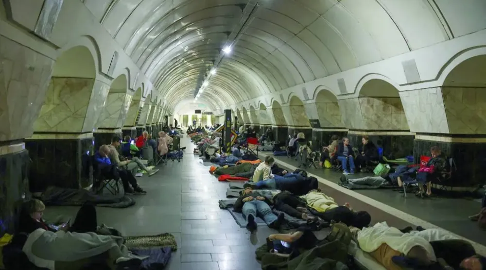 Başkent Kiev'in askeri idare başkanı, hava savunma alarmı sona erene kadar sığınaklarda kalınmasını tavsiye etti (Arşiv- Reuters)