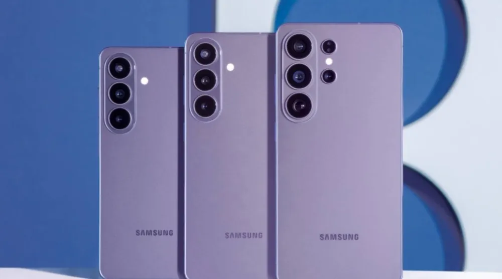 الهواتف الثلاثة الجديدة بأحجامها المختلفة