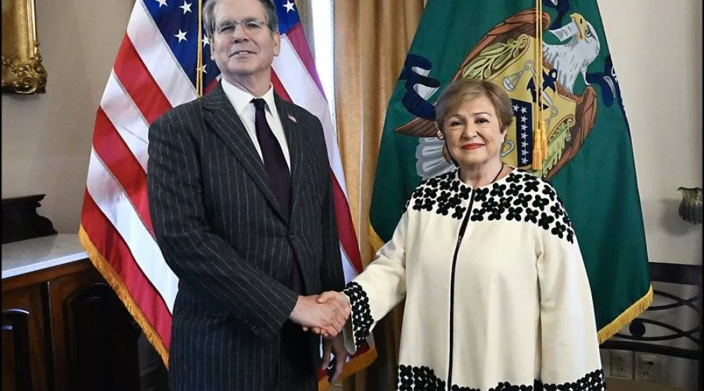 خلال اللقاء بين بيسنت وغورغييفا لإتمام مراجعة المادة الرابعة لصندوق النقد الدولي (إكس)