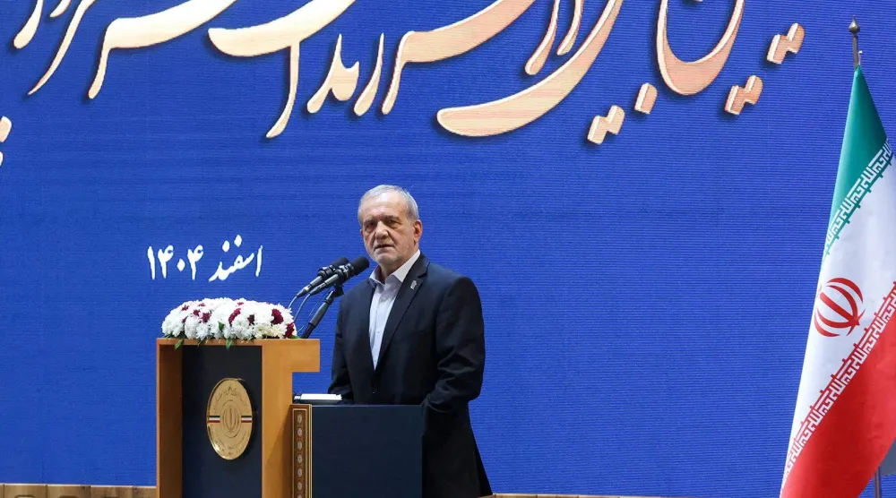 الرئيس الإيراني مسعود بزشكيان (رويترز)