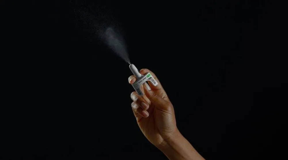 اللقاح يُعطى عن طريق الأنف عبر رذاذ أنفي (أرشيف - أ.ب)