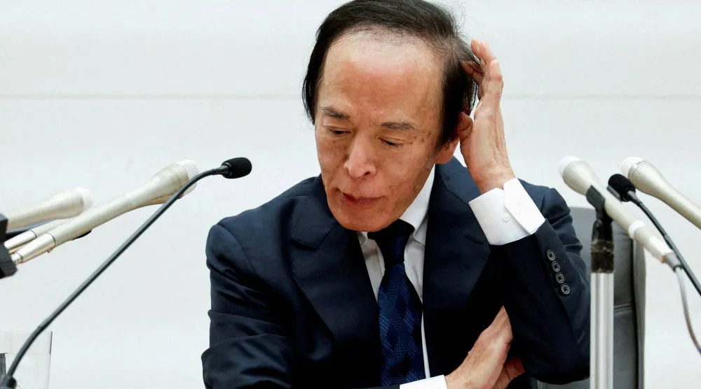 محافظ «بنك اليابان» كازو أويدا في مؤتمر صحافي سابق بمقر البنك في العاصمة طوكيو (رويترز)